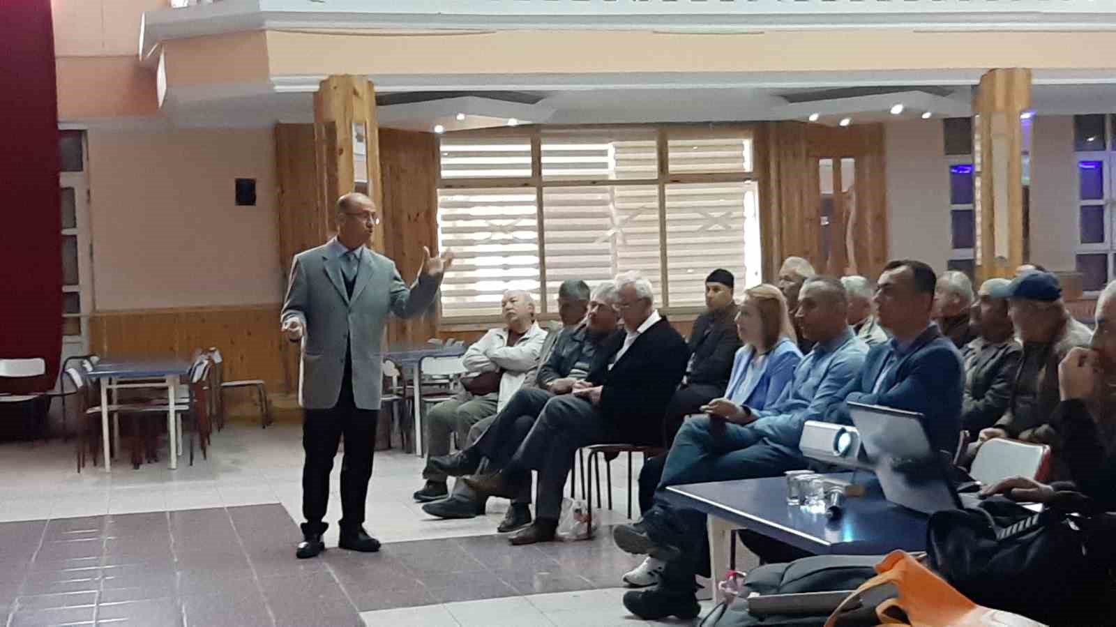 MUDURNU İLÇESİNDE GERÇEKLEŞTİRİLEN BİLGİLENDİRME ETKİNLİĞİNDE, TARIM SEKTÖRÜNDE FAALİYET GÖSTEREN ÇİFTÇİLER,