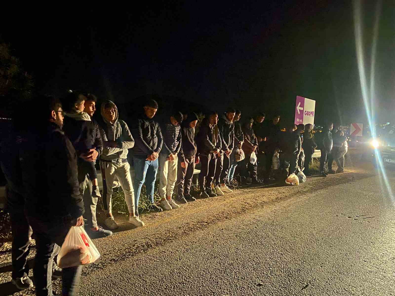 MUĞLA’NIN BODRUM İLÇESİNDEN YUNANİSTAN’IN İSTANKÖY ADASI’NA GEÇME HAZIRLIĞINDAKİ 22 GÖÇMEN,