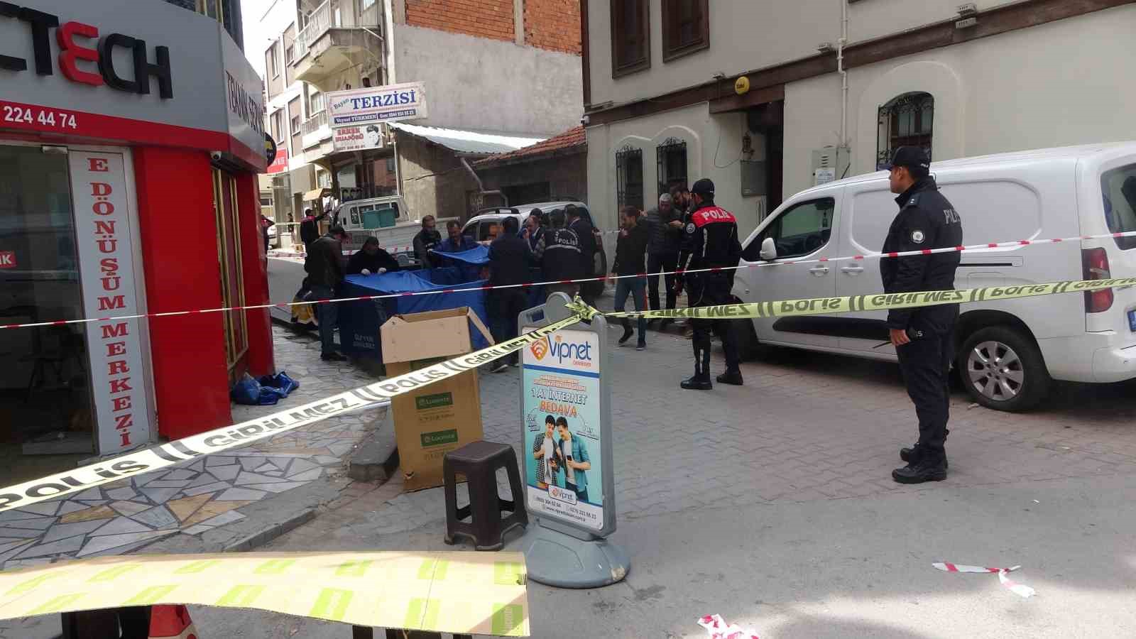 CİNNET GETİREREK HENÜZ NÜFUSA KAYDETTİRMEDİĞİ 2 AYLIK BEBEĞİNİ, ABLASININ 6.