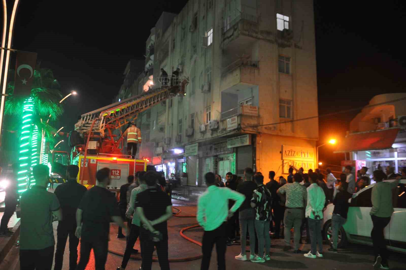 ŞIRNAK’IN CİZRE İLÇESİNDE 5 KATLI BİR BİNANIN 2’NCİ KATINDAKİ DAİREDE