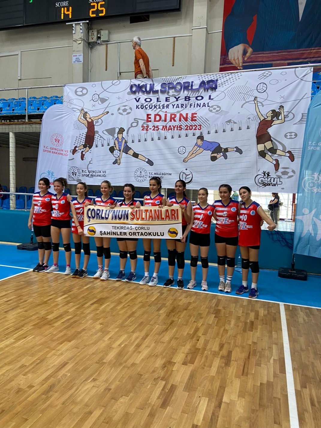 TEKİRDAĞ TEMSİLCİSİ OLARAK EDİRNE’DE DÜZENLENEN TÜRKİYE MİNİK KIZLAR VOLEYBOL YARI