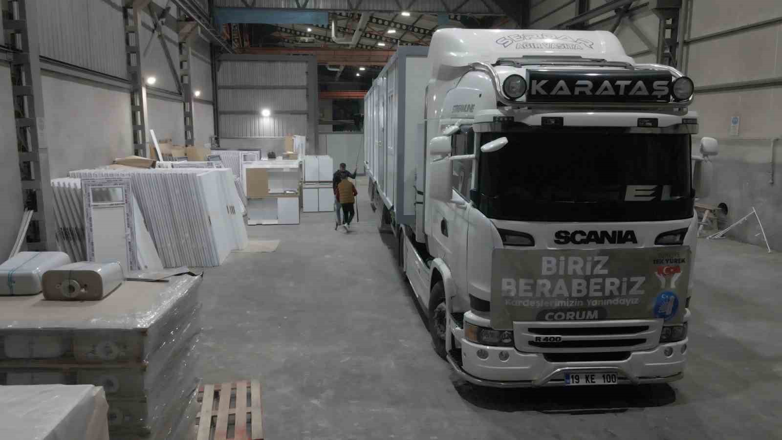 ÇORUM BELEDİYESİ, KARDEŞ ŞEHİR AFŞİN’E 14 ADET KONTEYNER DAHA GÖNDERDİ
