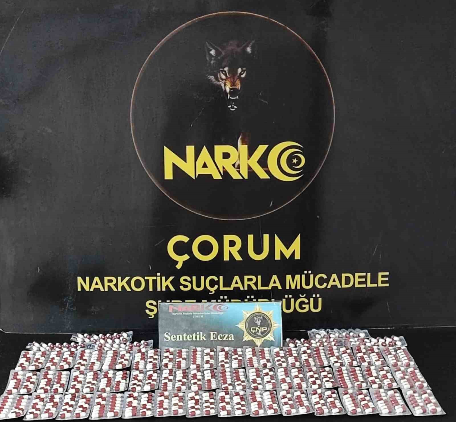 ÇORUM'DA  NARKOTİK TİMLER TARAFINDAN DÜZENLENEN OPERASYONDA 665 ADET SENTETİK