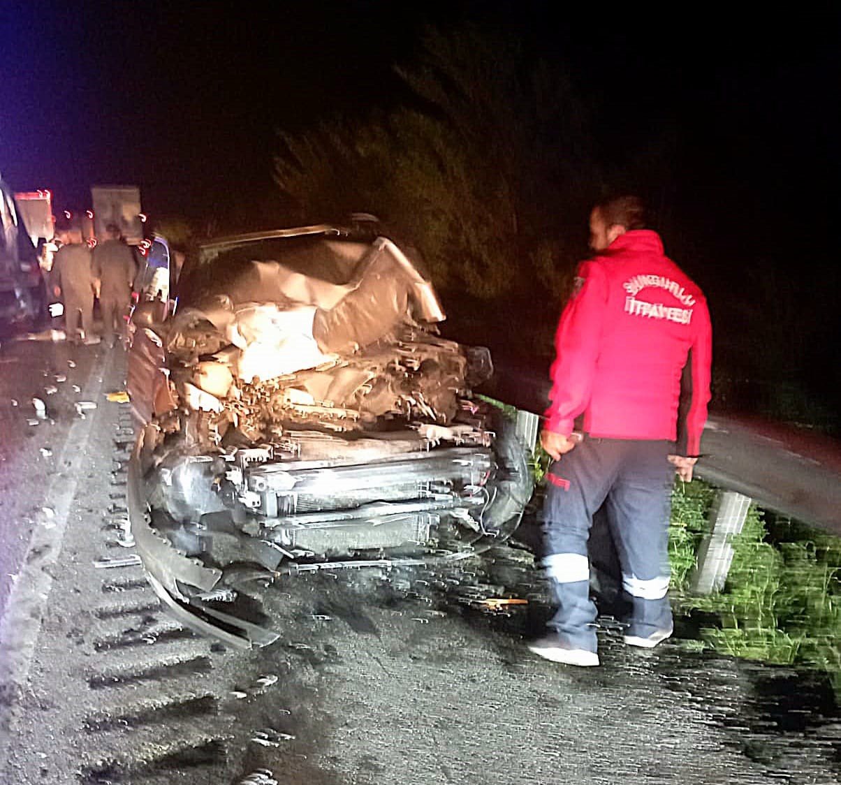 ÇORUM'UN SUNGURLU İLÇESİNDE BÜYÜKBAŞ HAYVANA ÖNCE TIR SONRA OTOMOBİLİN ÇARPIŞMASI
