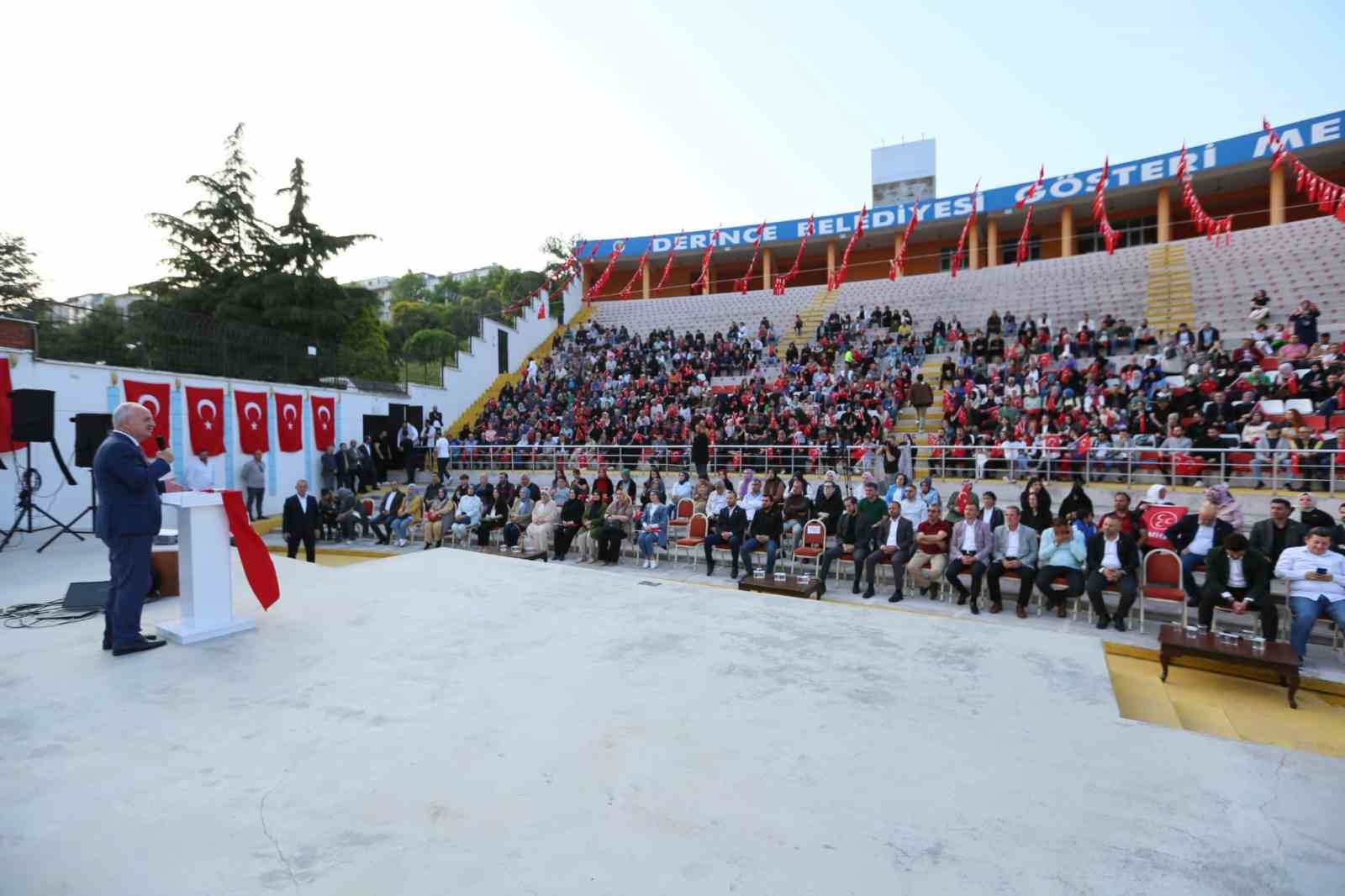 CUMHUR İTTİFAKI'NIN DERİNCE'DE DÜZENLEDİĞİ TÜRKİYE YÜZYILI SÖYLEŞİLERİNE YOĞUN KATILIM SAĞLANIRKEN