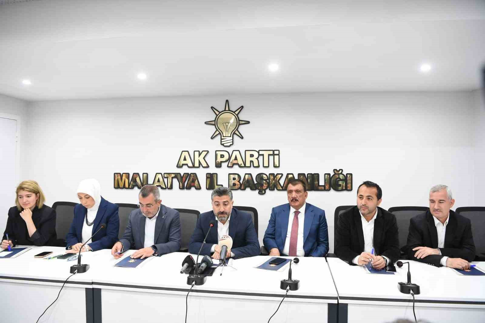 ERDOĞAN’IN PROGRAMINA İLİŞKİN AK PARTİ MALATYA İL BAŞKANLIĞINDA DÜZENLENEN TOPLANTIDA