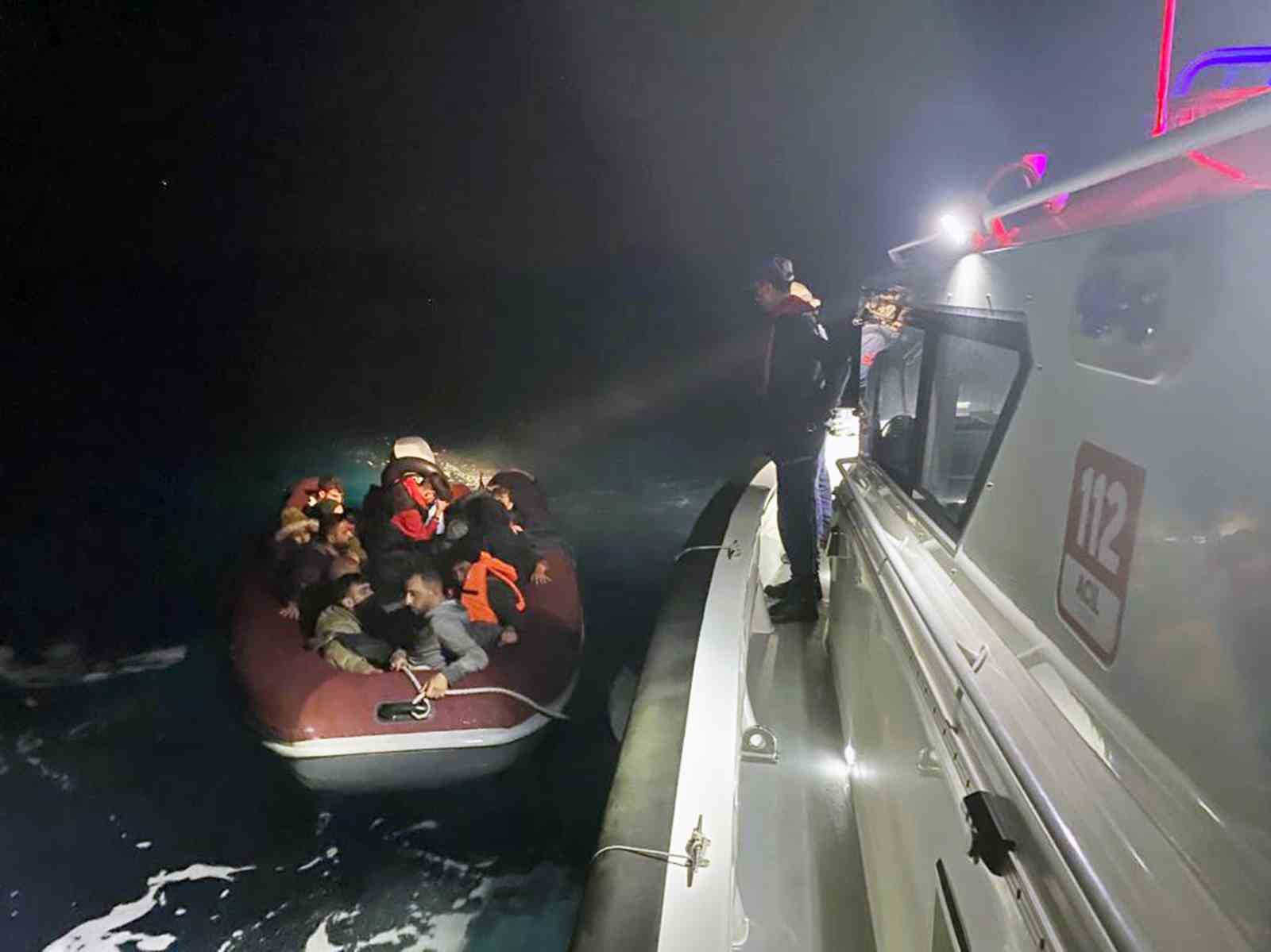 DALAMAN AÇIKLARINDA 19 DÜZENSİZ GÖÇMEN YAKALANDI