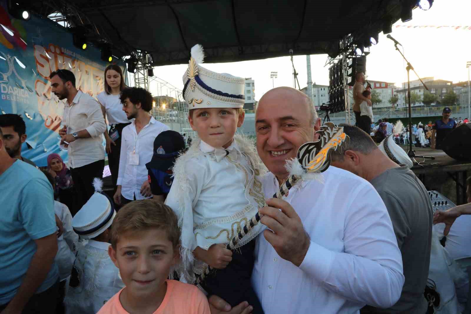 DARICA BELEDİYESİ TARAFINDAN HER YIL GELENEKSEL OLARAK DÜZENLENEN SÜNNET ŞÖLENİ