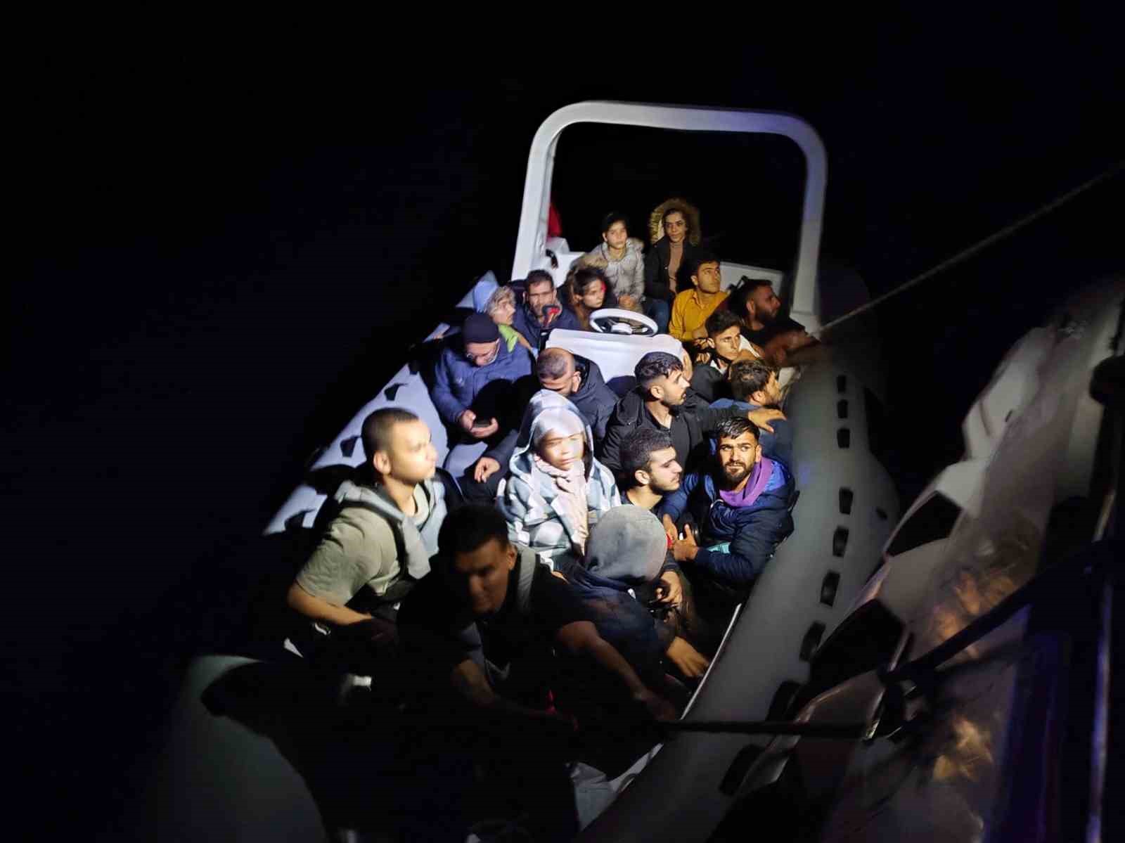 MUĞLA’NIN DATÇA İLÇESİ AÇIKLARINDA FİBER TEKNE İLE YASA DIŞI YOLLARDAN