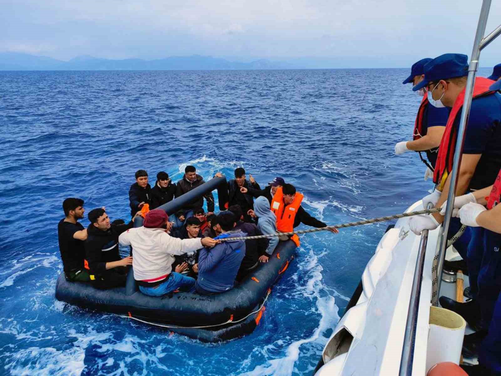 MUĞLA’NIN DATÇA İLÇESİ AÇIKLARINDA YUNANİSTAN SAHİL GÜVENLİK UNSURLARI TARAFINDAN TÜRK