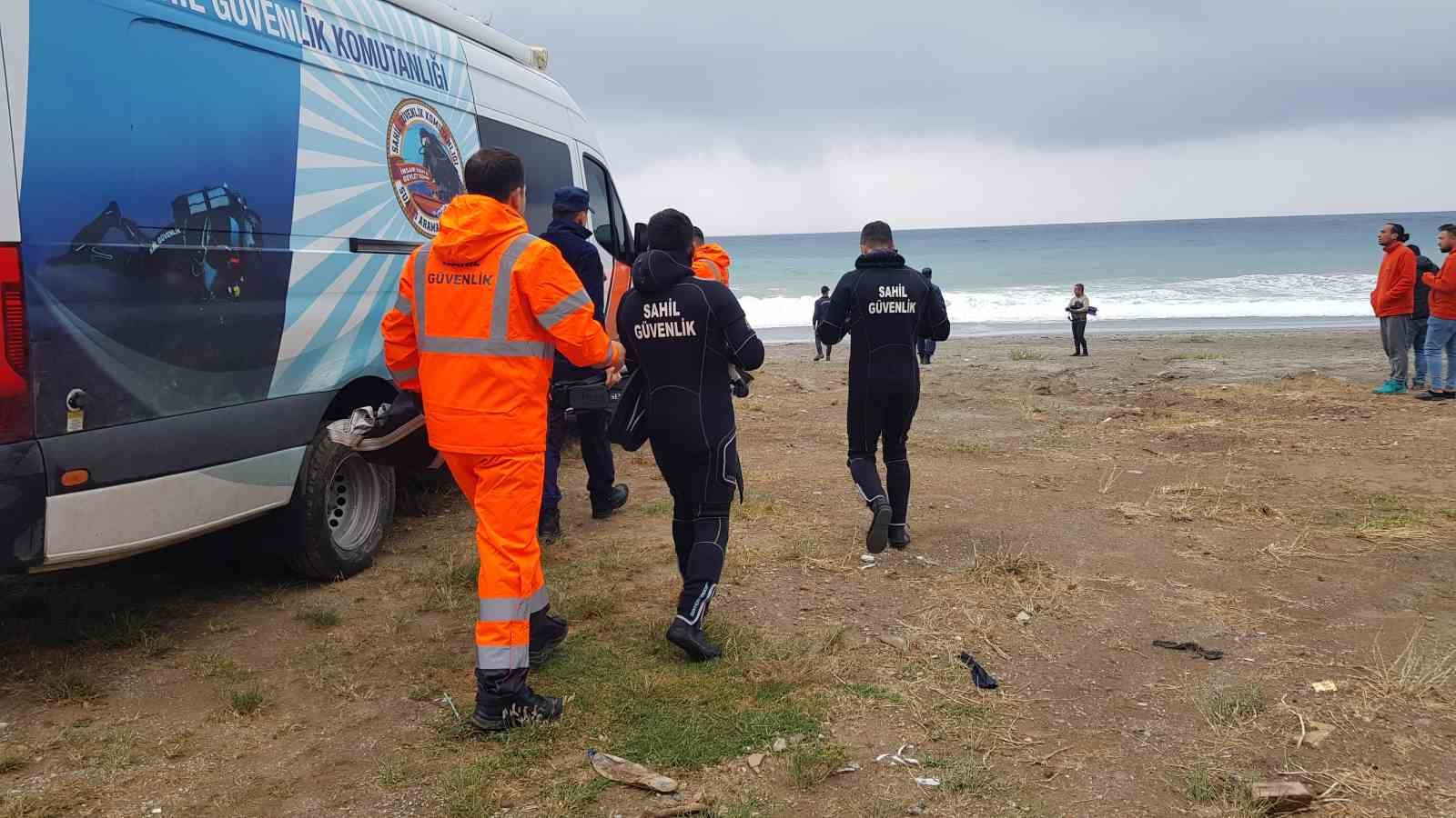 ANTALYA'NIN ALANYAİLÇESİNDE DENİZE GİREN BİR KİŞİ BOĞULDU. ARAMA ÇALIŞMALARI SIRASINDA