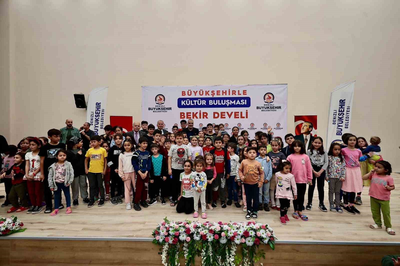 DEPREMİN YARALARINI SARMAK İÇİN 6 ŞUBAT’TAN İTİBAREN SEFERBER OLAN DENİZLİ