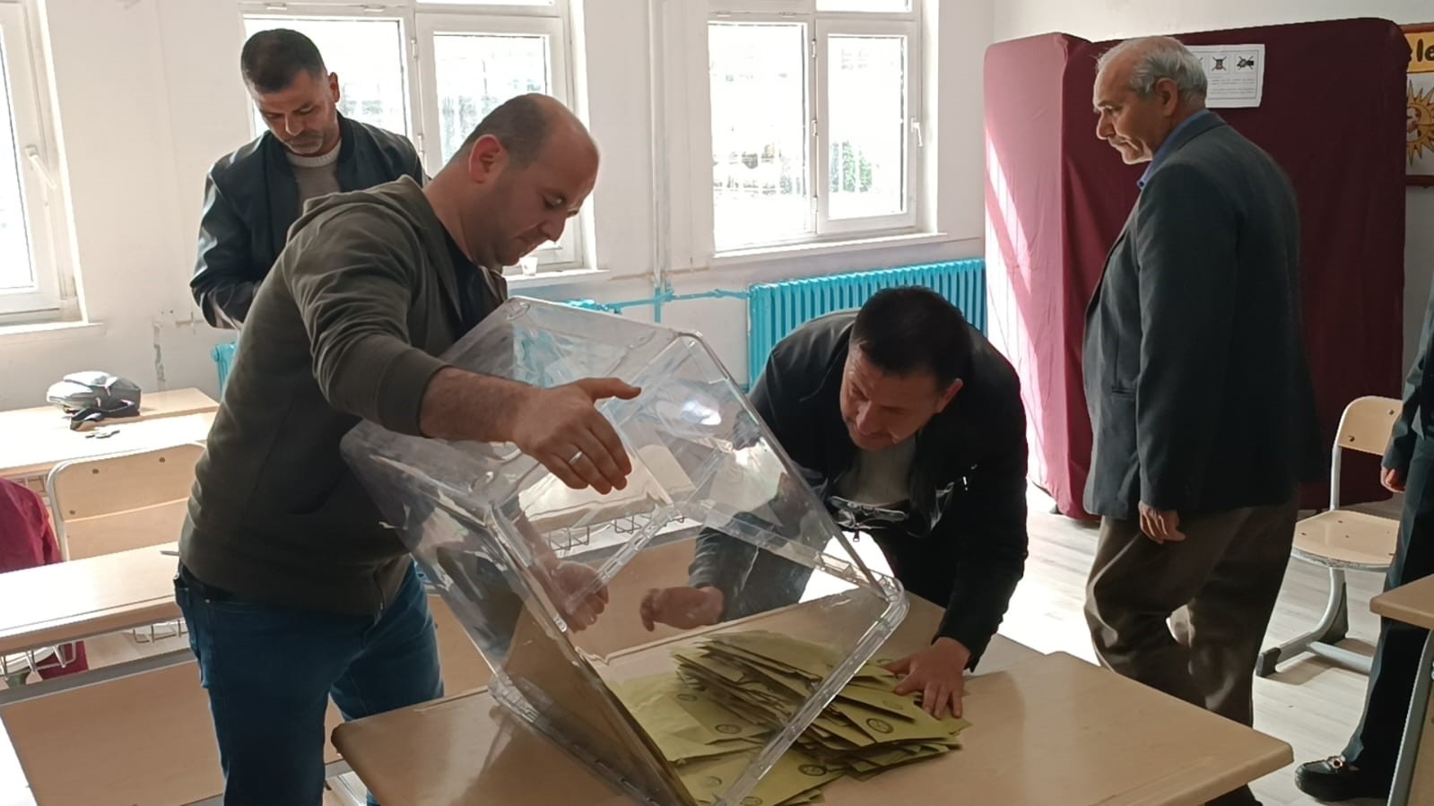 DENİZLİ’DE 13. CUMHURBAŞKANI SEÇİMLERİ İÇİN OY VERME İŞLEMİ, TÜRKİYE GENELİNDE