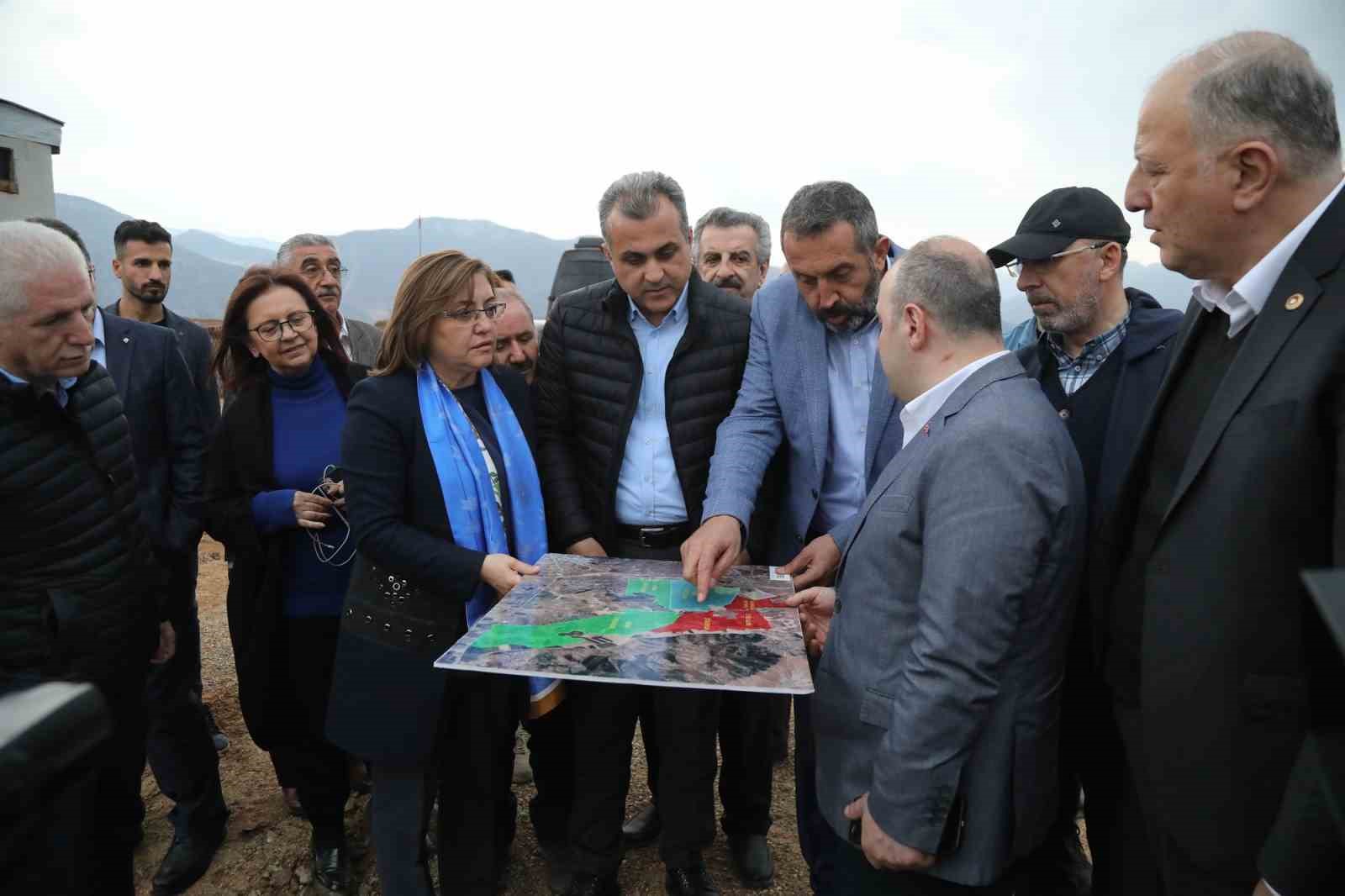 ASRIN FELAKETİ OLARAK NİTELENDİRİLEN KAHRAMANMARAŞ DEPREMLERİNDE BÜYÜK HASAR GÖREN GAZİANTEP'İN