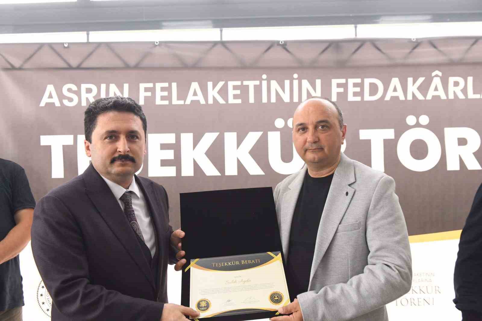 DEPREM BÖLGESİNDEN DÖNEN GÖNÜLLÜ KAHRAMANLAR UNUTULMADI