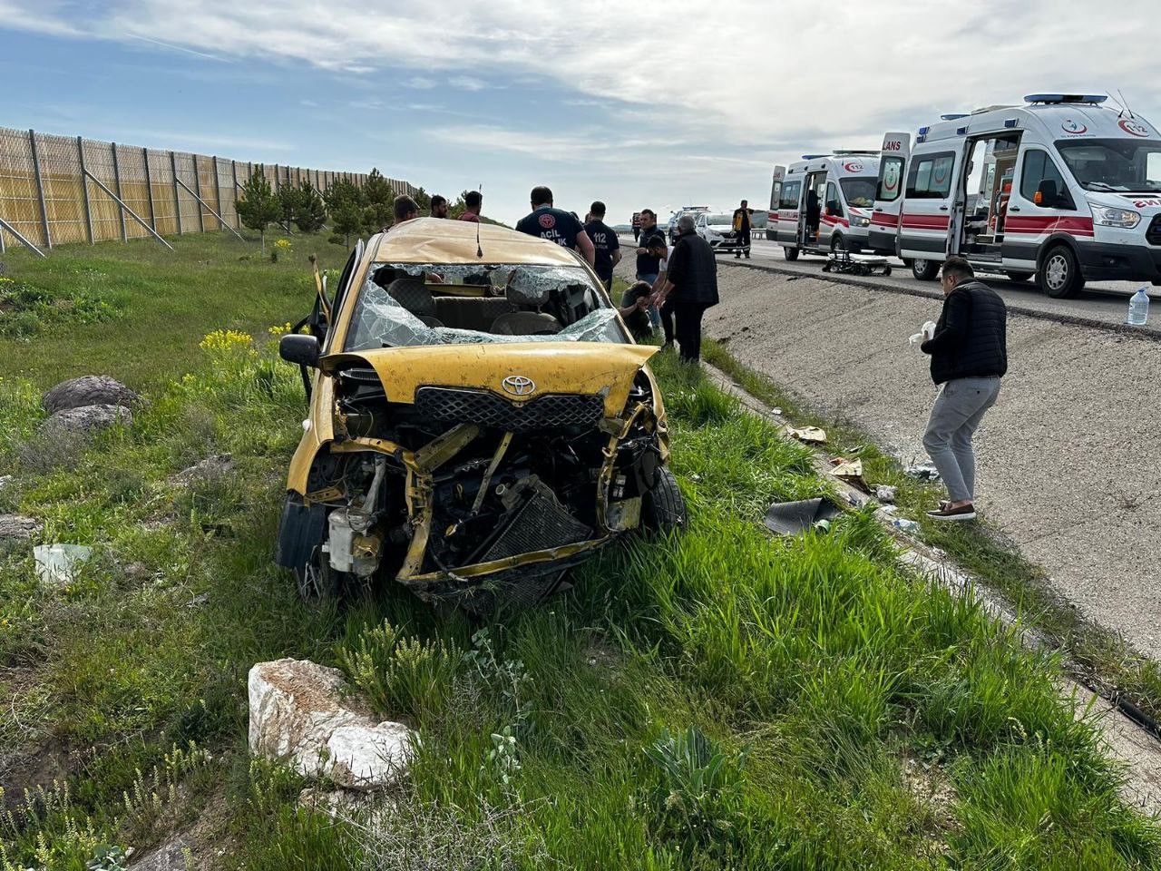 HATAY’DA OY KULLANDIKTAN SONRA GİRESUN’A GİDEN DEPREMZELER KAZA YAPTI, 1’İ