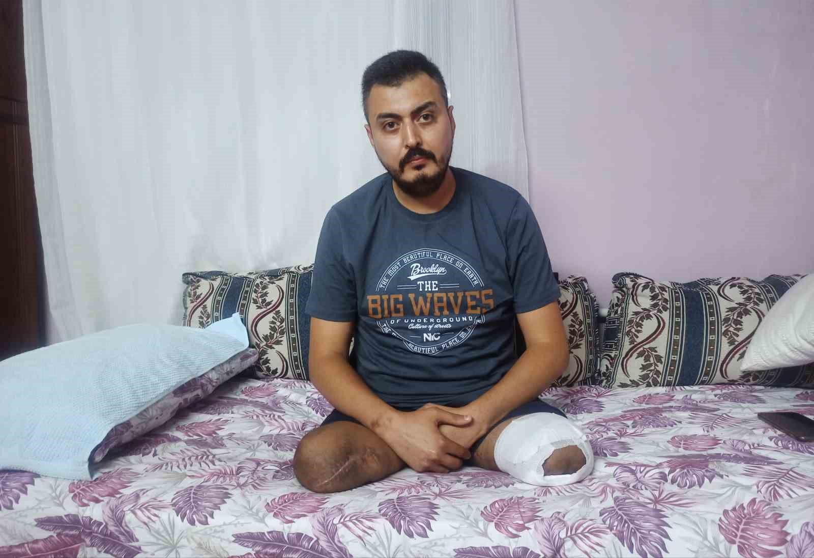KAHRAMANMARAŞ'TA MEYDANA GELEN DEPREMDE EŞİNİ, İKİ ÇOCUĞUNU VE BACAKLARINI KAYBEDEN