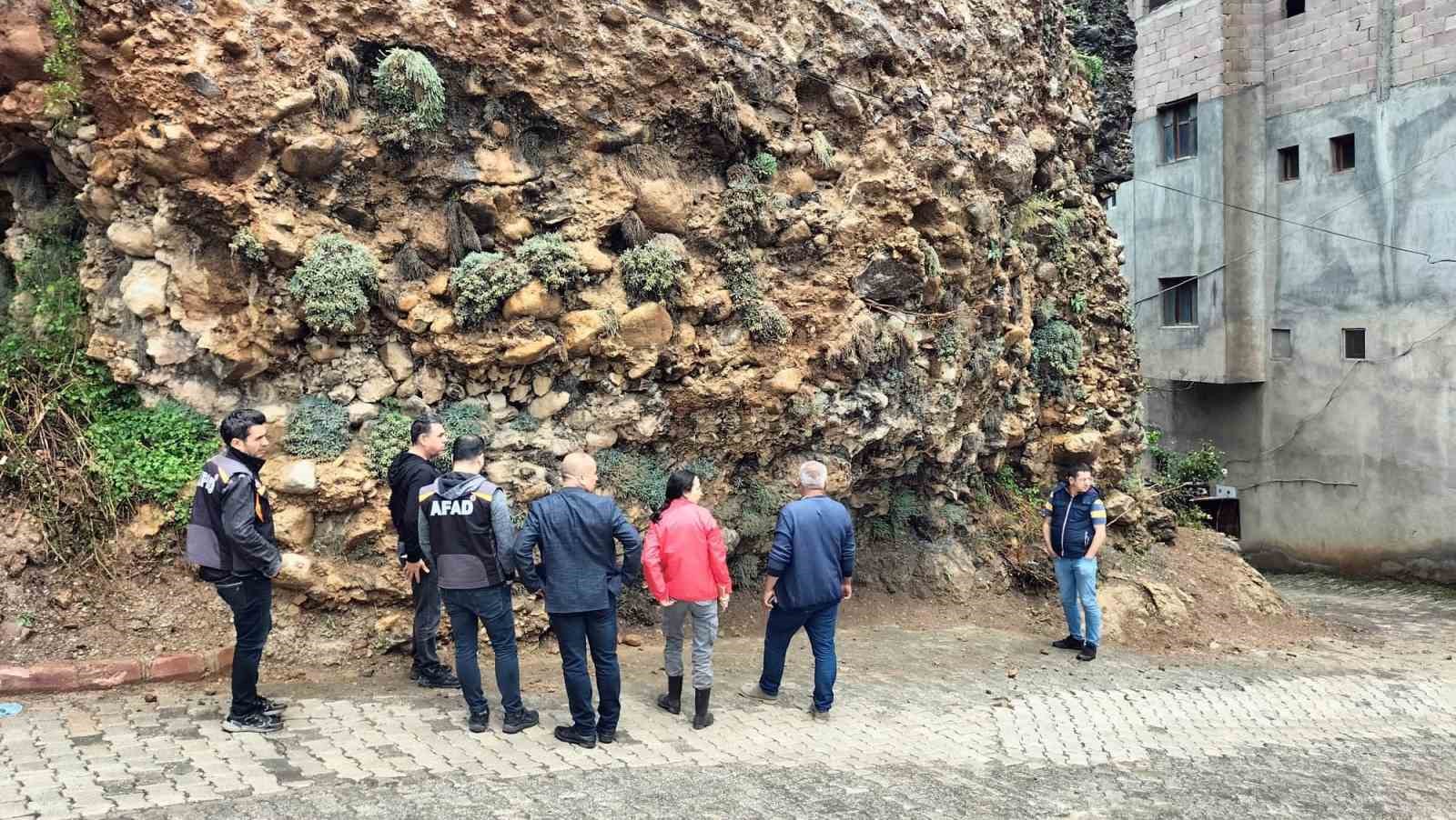 ADANA’NIN SAİMBEYLİ İLÇESİNDE 6 ŞUBAT KAHRAMANMARAŞ MERKEZLİ YIKICI DEPREMİN ARTINDAN