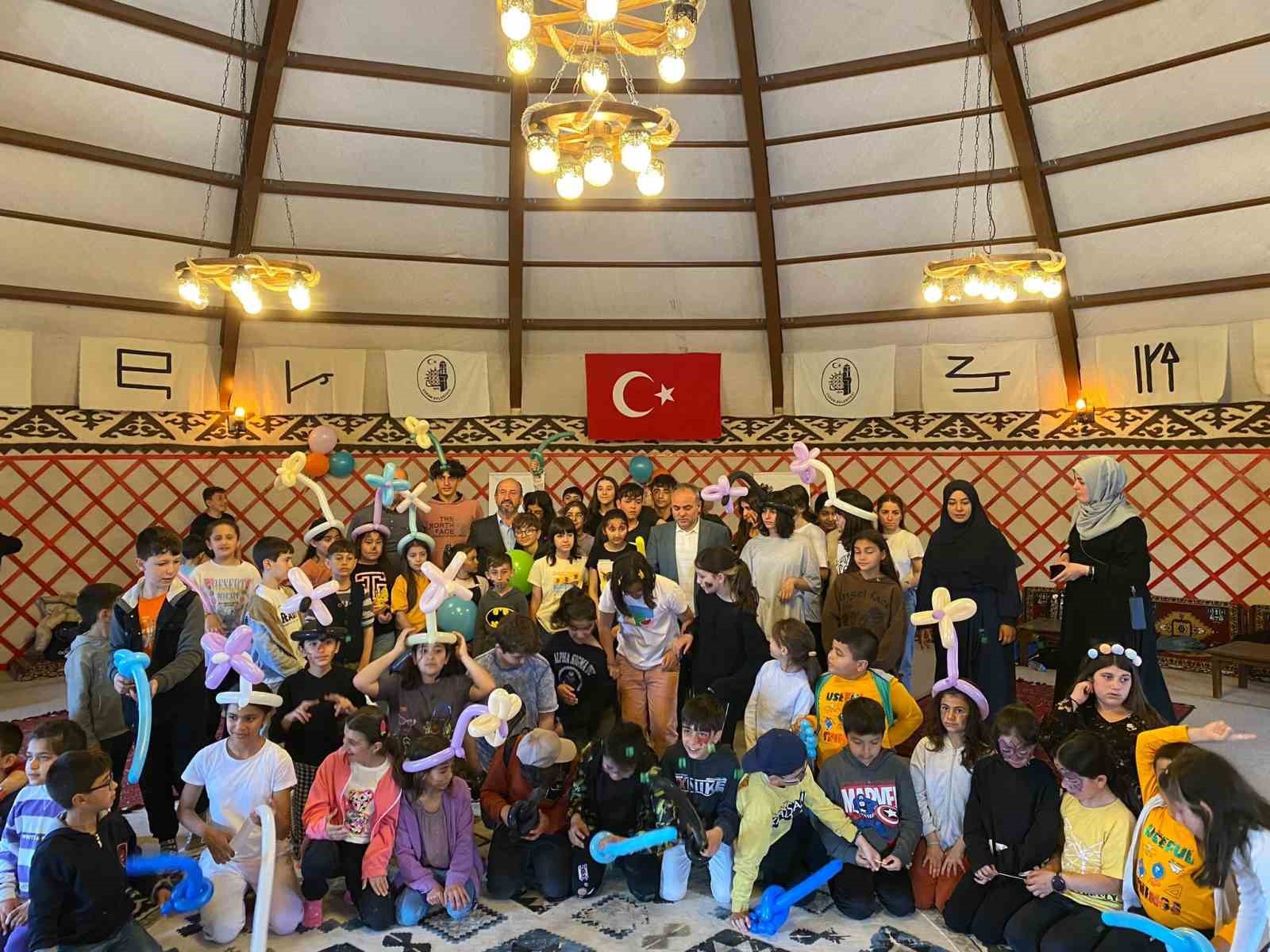 ÇOCUKFEST ETKİNLİKLERİ ÇORUMLU OBASI GENÇLİK MERKEZİNDE YAPILDI