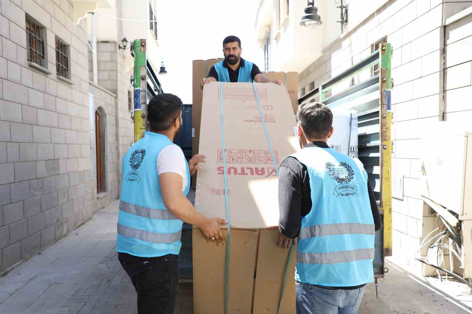DİYARBAKIR YENİŞEHİR BELEDİYESİ,YAŞANAN DEPREM FELAKETİNDE EVLERİ HASAR GÖREN 230 DEPREMZEDE