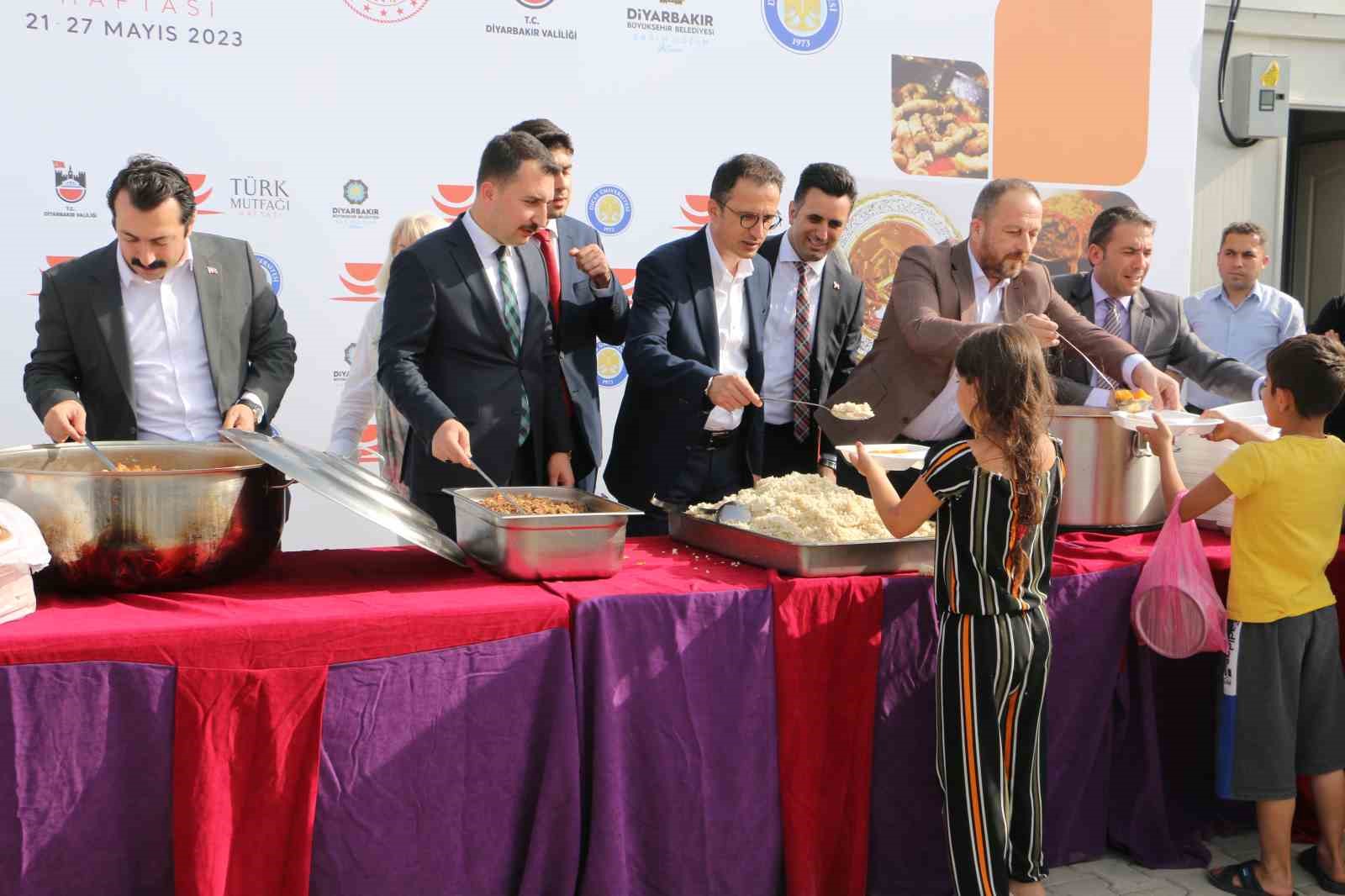 CUMHURBAŞKANI RECEP TAYYİP ERDOĞAN’IN EŞİ EMİNE ERDOĞAN’IN ÖNCÜLÜĞÜNDE, CUMHURBAŞKANLIĞININ HİMAYELERİ