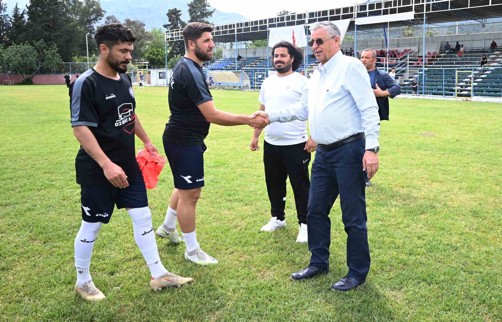 BÜYÜKLER 2. AMATÖR KÜME 1. GRUP’TA MÜCADELE EDEN KEMER’İN GENÇLERİNDEN