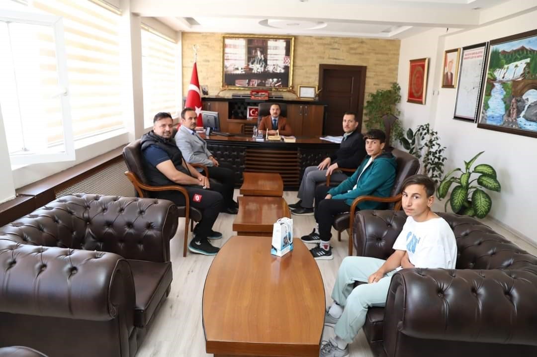VAN’IN MURADİYE KAYMAKAMI VE BELEDİYE BAŞKAN VEKİLİ MELİH AYDOĞAN, DEĞİŞİK