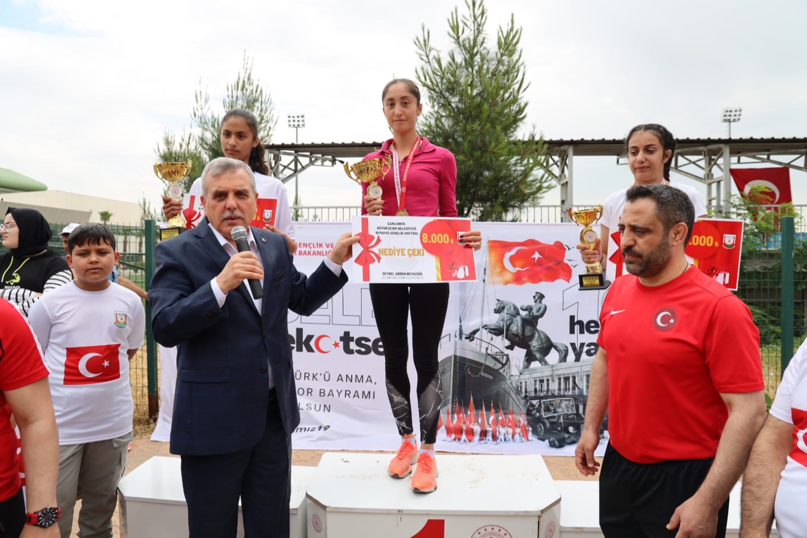 DERECEYE GİRENLER ÖDÜLLERİNİ ALDI