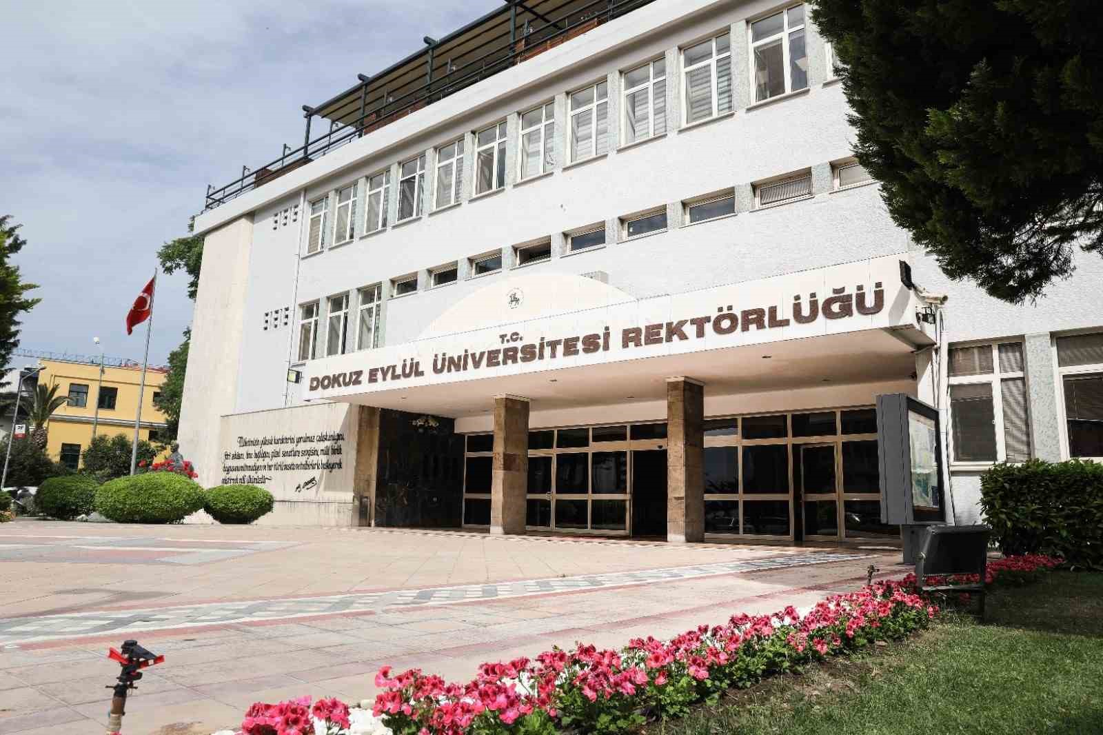 DOKUZ EYLÜL ÜNİVERSİTESİ (DEÜ), ‘MEZUN KART’ UYGULAMASI İLE DE FARK