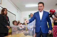 DEVA PARTİSİ GENEL BAŞKANI ALİ BABACAN VE EŞİ ÜLKÜ ZEYNEP