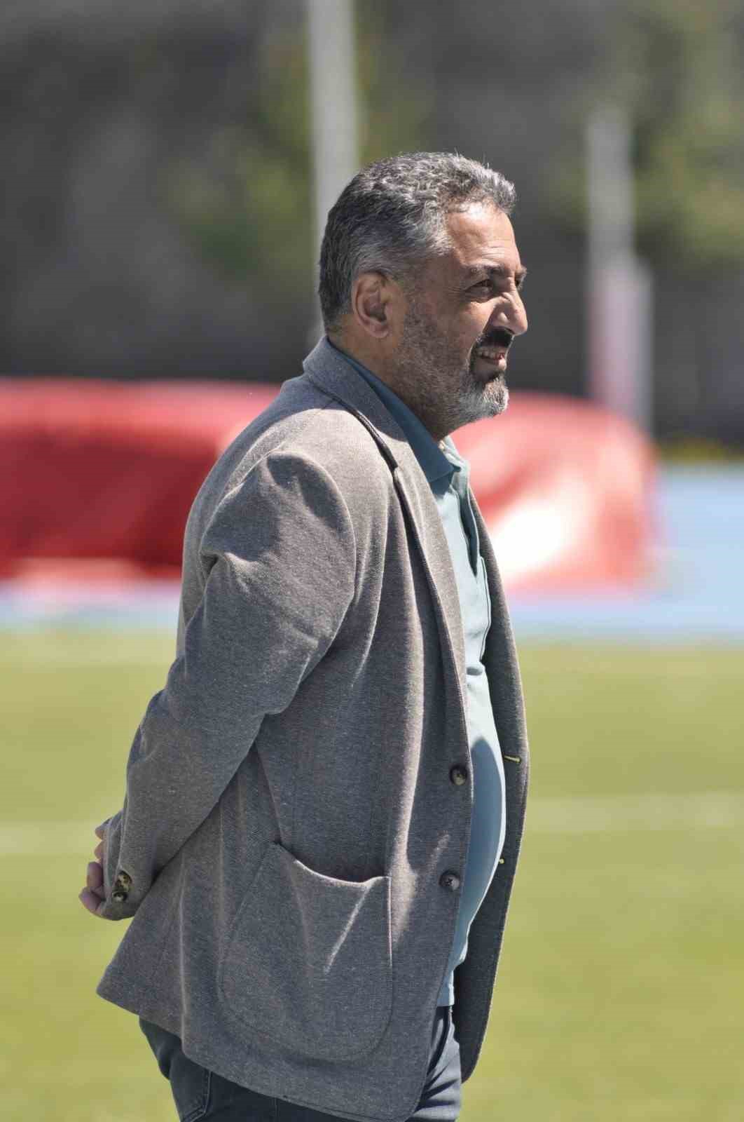 BÖLGESEL AMATÖR LİG (BAL) TAKIMLARINDAN DEVELİGÜCÜ'NÜN BAŞKANI İBRAHİM ŞİMŞEK, YENİ