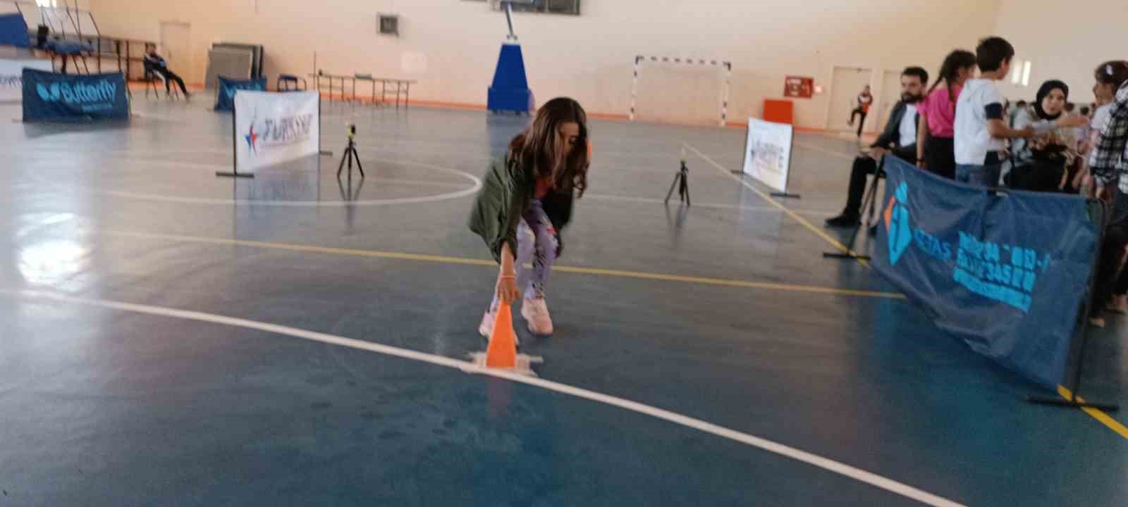DİYARBAKIR’IN DİCLE İLÇESİNDE 700 ÖĞRENCİNİN KATILIMIYLA 3. SINIFLARA YÖNELİK OLARAK