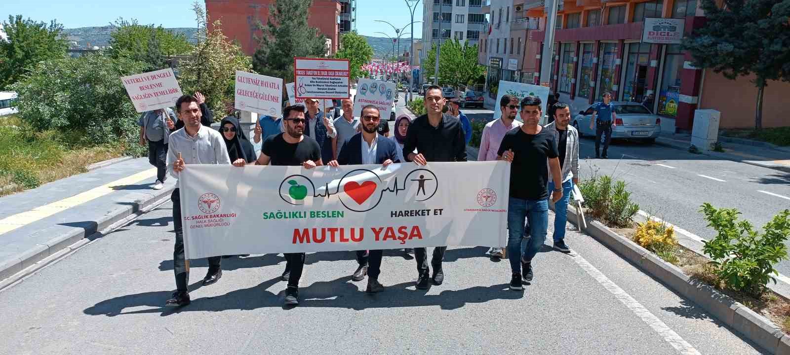 DİYARBAKIR’IN DİCLE İLÇESİNDE SAĞLIKÇILAR, “DÜNYA SAĞLIK İÇİN HAREKETE ET GÜNÜ”
