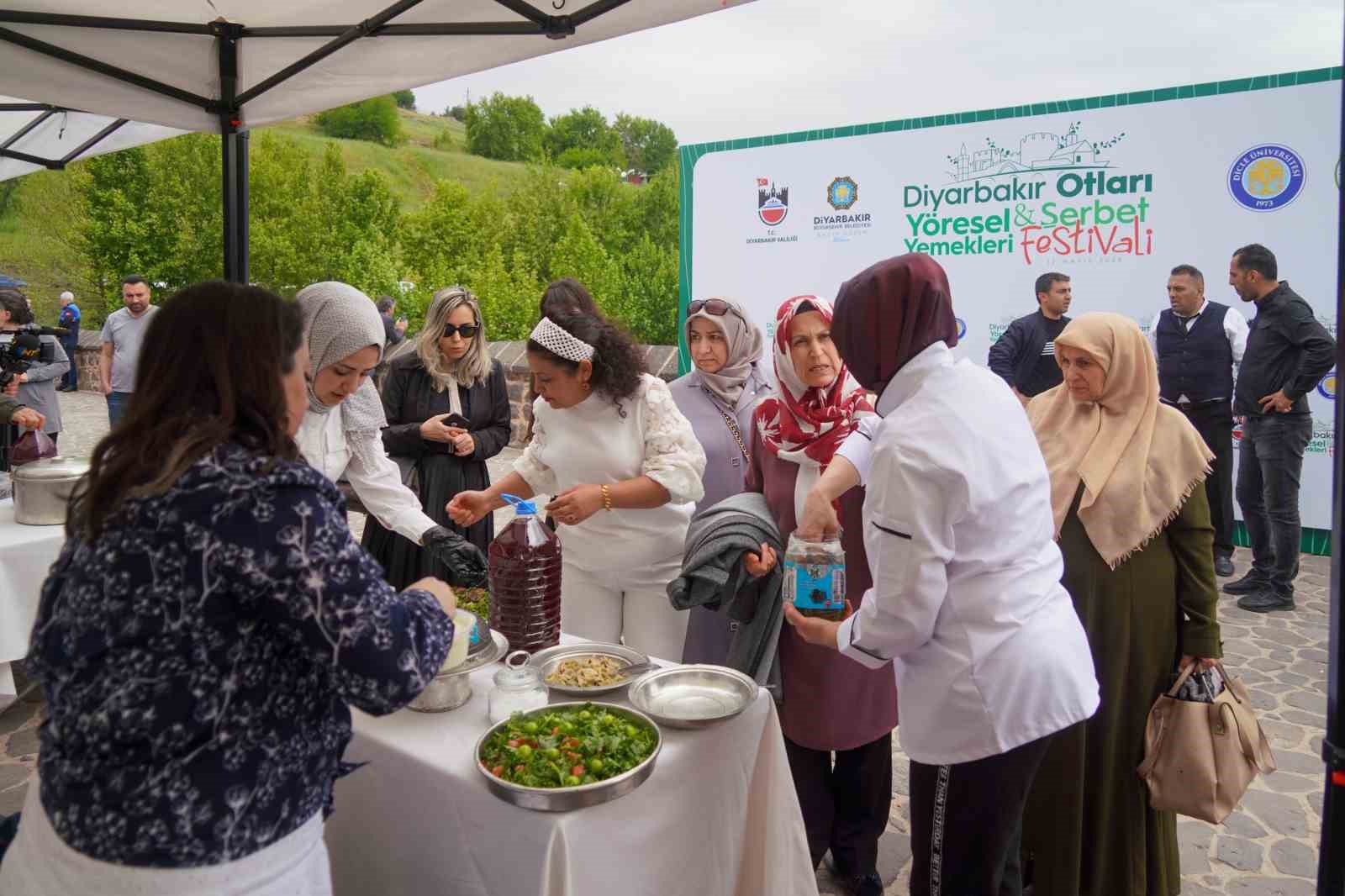 DİYARBAKIR BÜYÜKŞEHİR BELEDİYESİ, YÖRESEL OTLARLA YAPILAN YEMEKLER VE ŞERBETLERİN TANITIMI