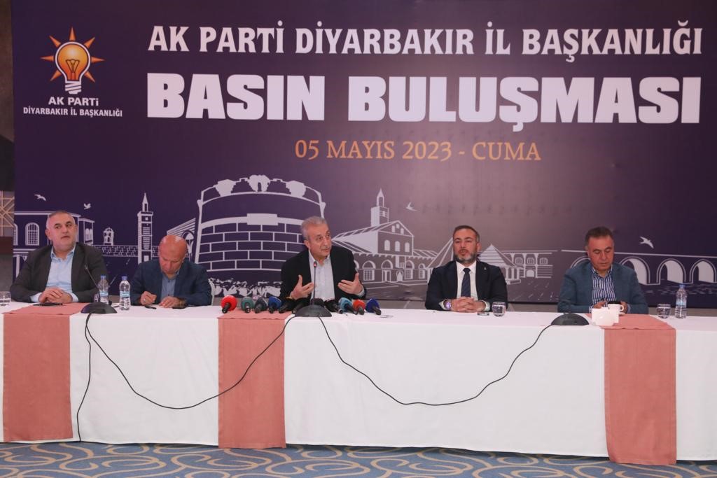 AK PARTİ DİYARBAKIR İL BAŞKANLIĞINCA “BASIN BULUŞMASI” ETKİNLİĞİ DÜZENLENDİ. BULUŞMADA