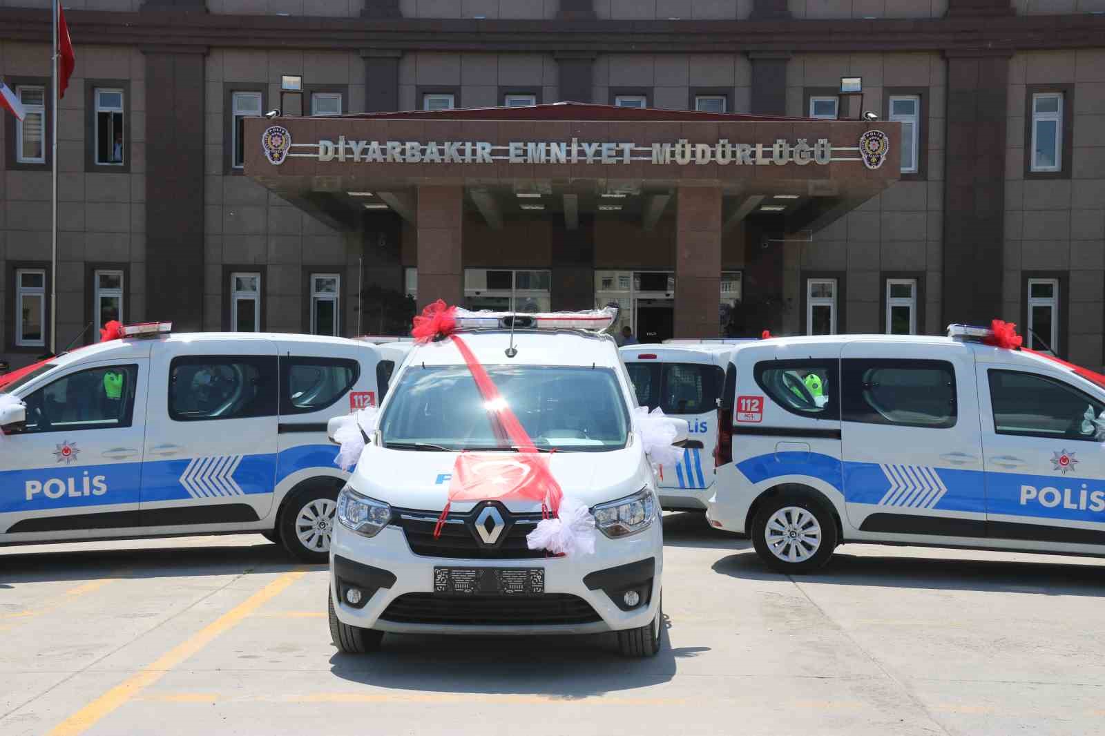 DİYARBAKIR EMNİYET MÜDÜRLÜĞÜNE TAHSİS EDİLEN 41 ARAÇ, TÖRENLE İLGİLİ BİRİMLERE