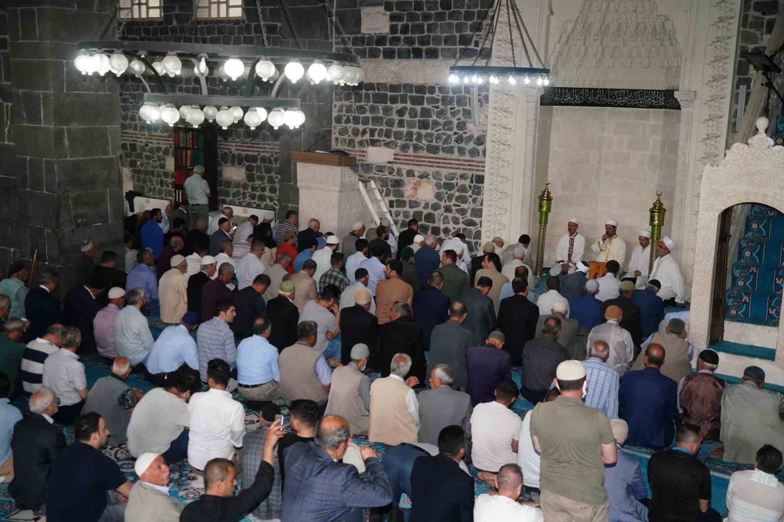 DİYARBAKIR BÜYÜKŞEHİR BELEDİYESİ, DİYARBAKIR FETHİ’NİN 1384’ÜNCÜ YIL DÖNÜMÜNÜ DOLAYISIYLA MEVLİT