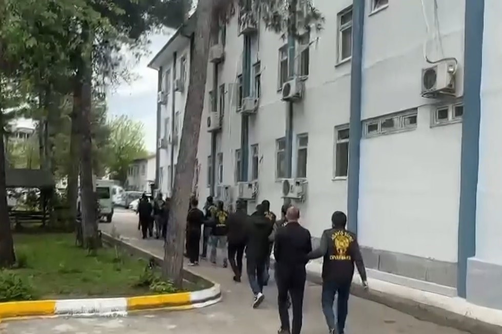 DİYARBAKIR’DA POLİS TARAFINDAN NİSAN AYI İÇERİSİNDE GERÇEKLEŞTİRİLEN ASAYİŞ OPERASYONLARINDA MEYDANA