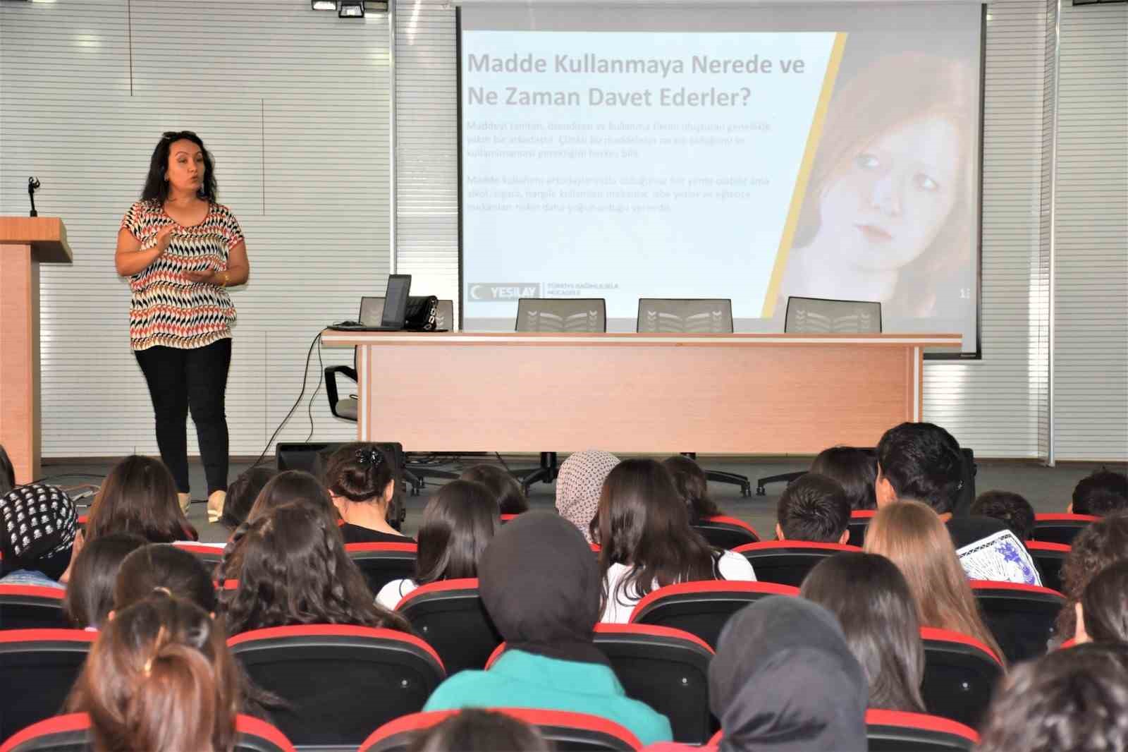 DİYARBAKIR BÜYÜKŞEHİR BELEDİYESİ, ÖĞRENCİLERE ‘’MADDE BAĞIMLILIĞINA YÖNELİK KORUYUCU ÖNLEYİCİ ‘’