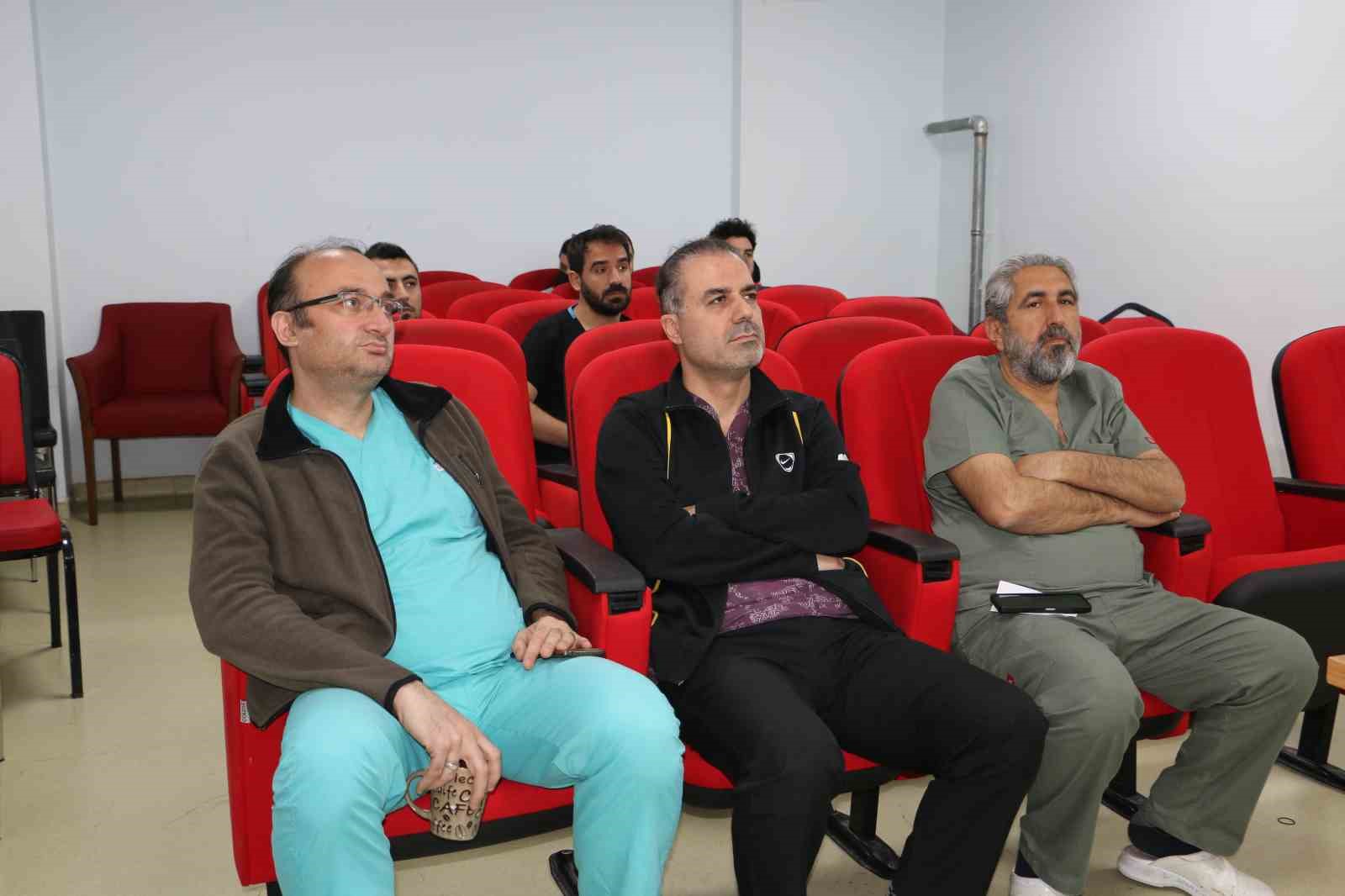 DİYARBAKIR GAZİ YAŞARGİL EĞİTİM VE ARAŞTIRMA HASTANESİNDE ÇALIŞAN SAĞLIK PERSONELLERİ,