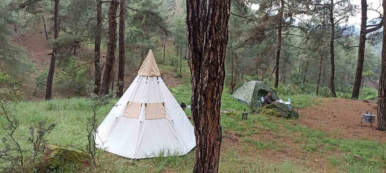 ESKİŞEHİRLİ DOĞA MERAKLILARI 19 KİŞİLİK GRUP SARICAKAYA İLÇESİNE BAĞLI LAÇİN