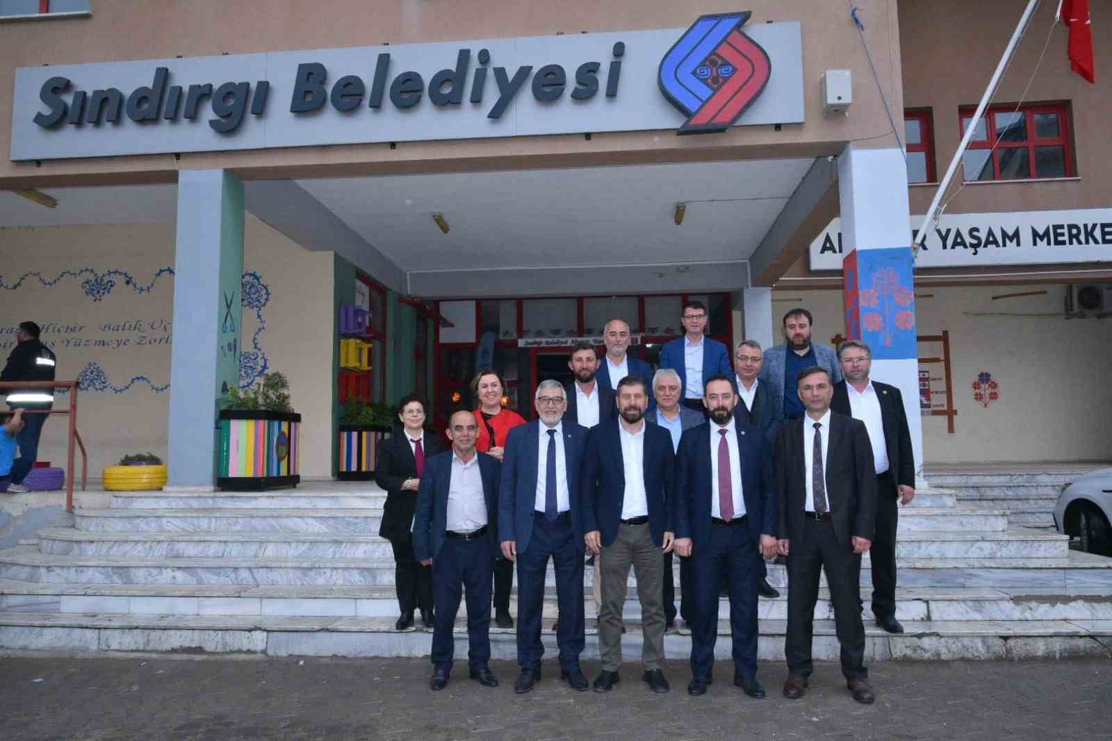 BALIKESİR SINDIRGI BELEDİYE BAŞKANI EKREM YAVAŞ ÖNCÜLÜĞÜNDE 11 KURUCU İLÇE