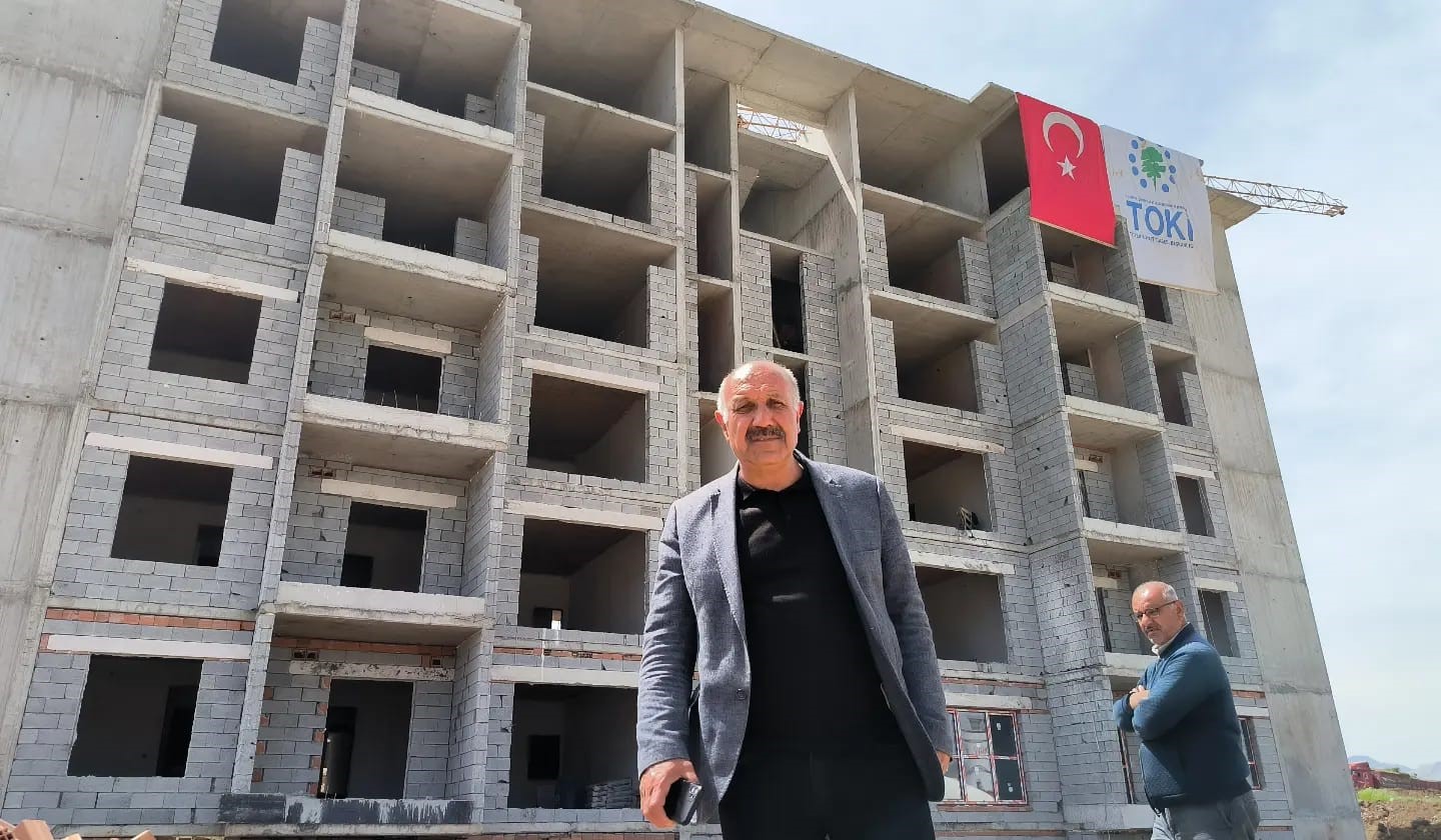 DOĞANŞEHİR’DEKİ KALICI KONUTLAR HIZLA YÜKSELİYOR
