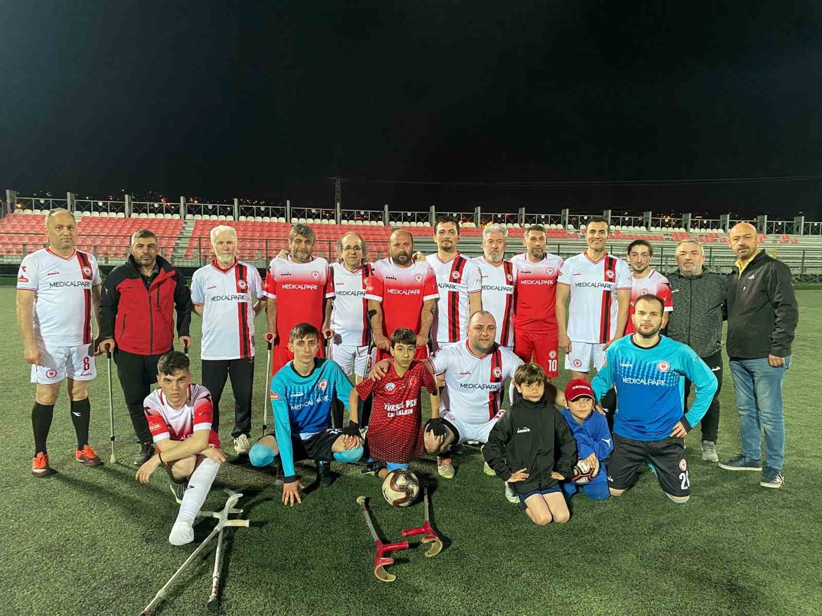 ENGELLİLER HAFTASI DOLAYISIYLA DÜZENLENEN FARKINDALIK MAÇINDA HEKİMLERLE SAMSUN ENGELLİ GÜCÜ