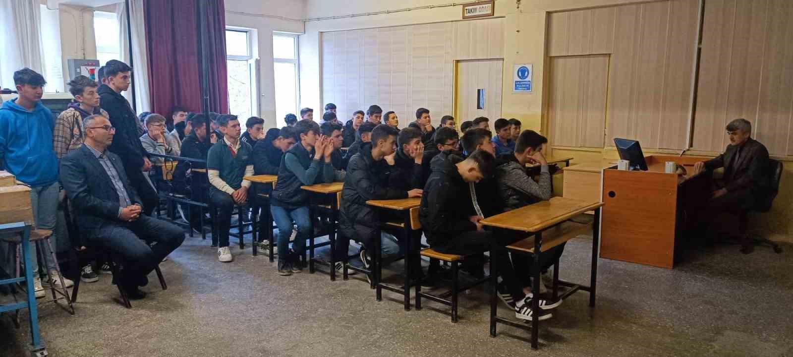 DPÜ ŞAMPİYON KARANDA İHA TAKIMI GEDİZLİ ÖĞRENCİLERLE BULUŞTU