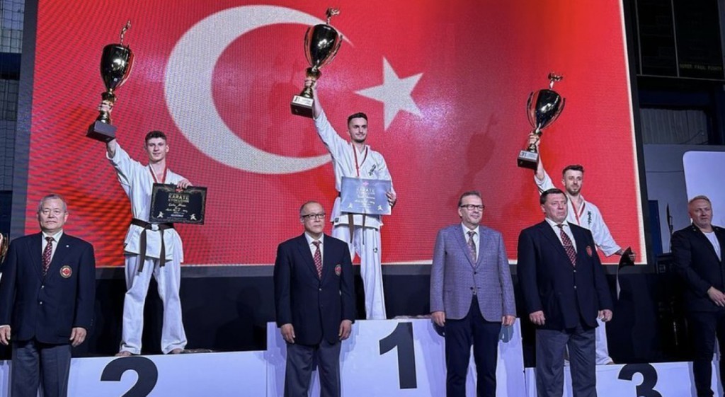 DPÜ SBF ÖĞRENCİSİ İSMET DURMUŞ KARATEDE  AVRUPA ŞAMPİYONU