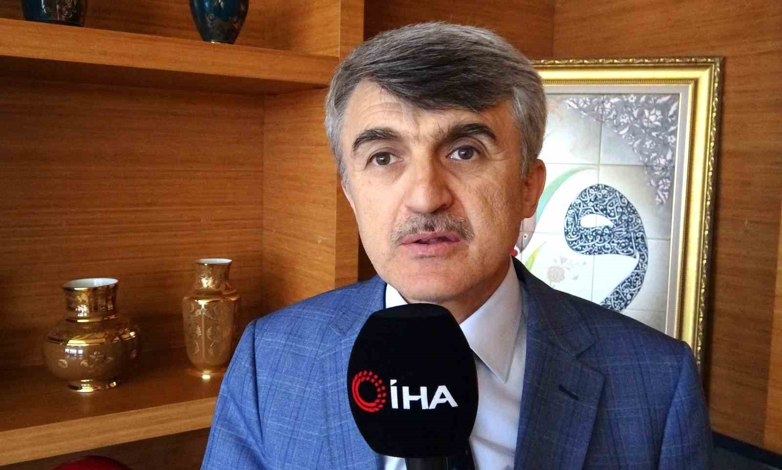REKTÖR KAZIM UYSAL.