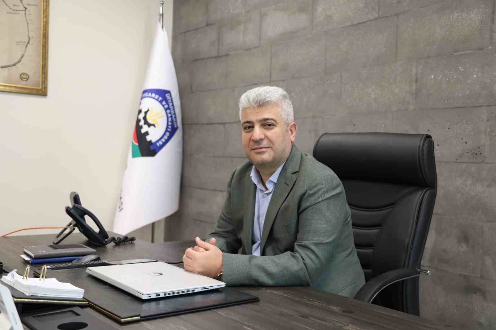 YAZILIM EĞİTİMLERİ HAKKINDA BİLGİ VEREN DTSO YÖNETİM KURULU BAŞKAN YARDIMCISI