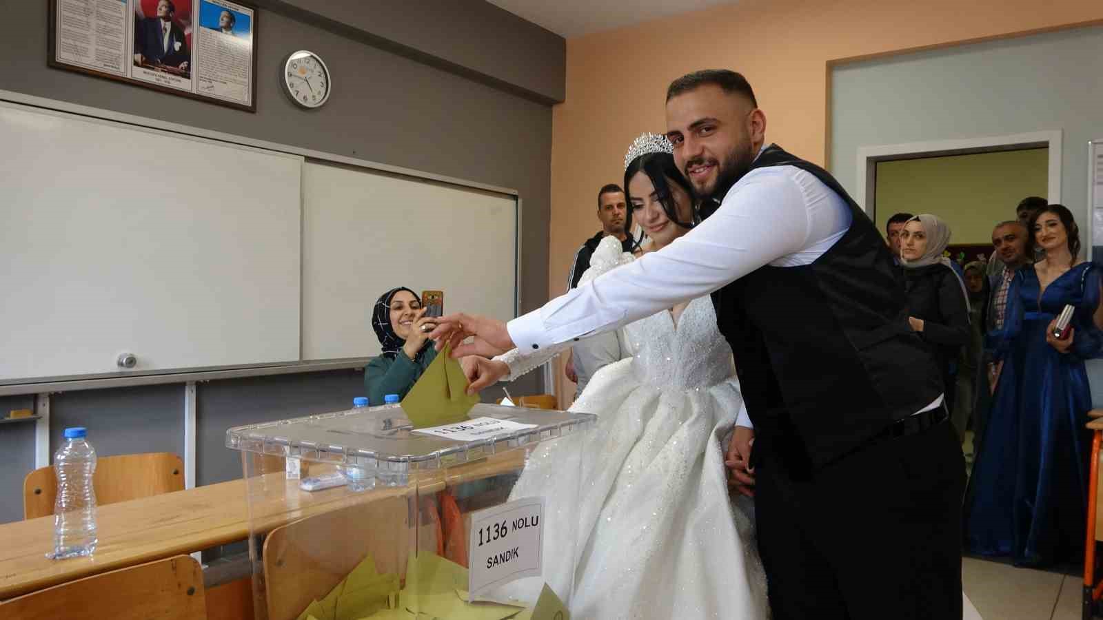 KOCAELİ’NİN DERİNCE İLÇESİNDE BUGÜN DÜĞÜNÜ OLAN TUĞBA VE KADİR MARANGOZ