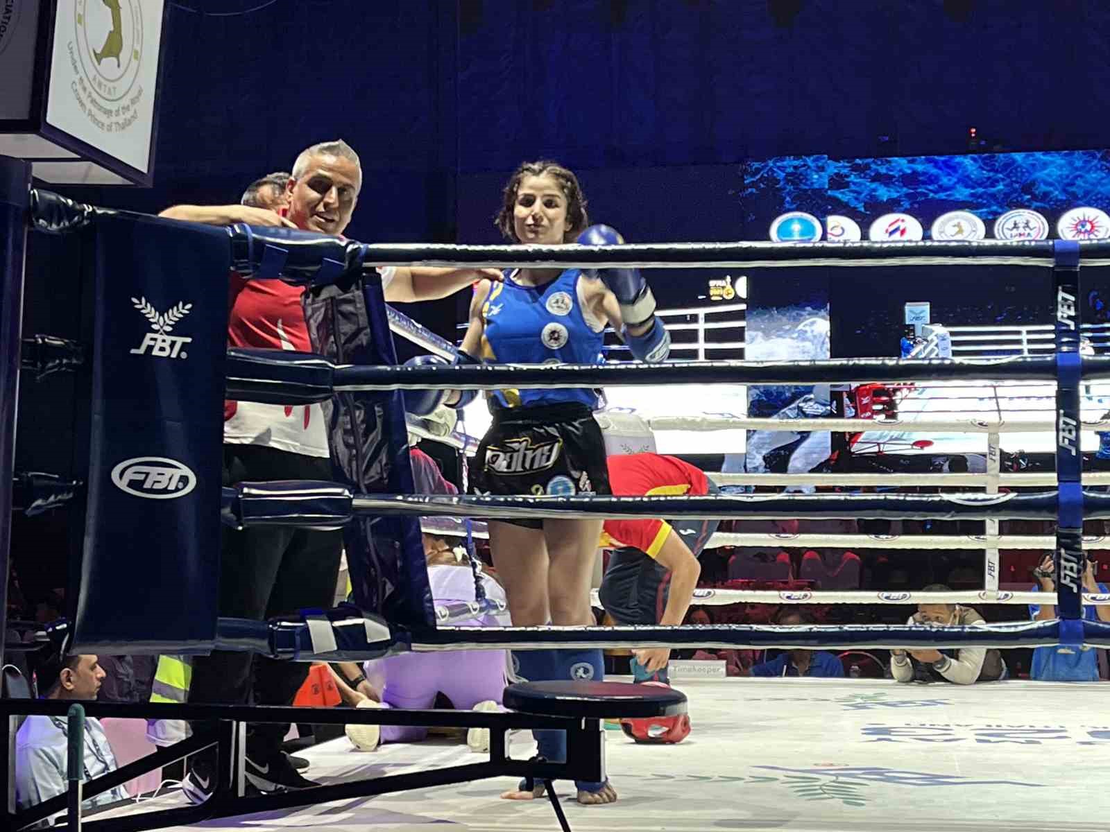DÜNYA BÜYÜKLER MUAYTHAİ ŞAMPİYONASI'NDA 51 KİLODA MÜCADELE EDEN MİLLİ SPORCU